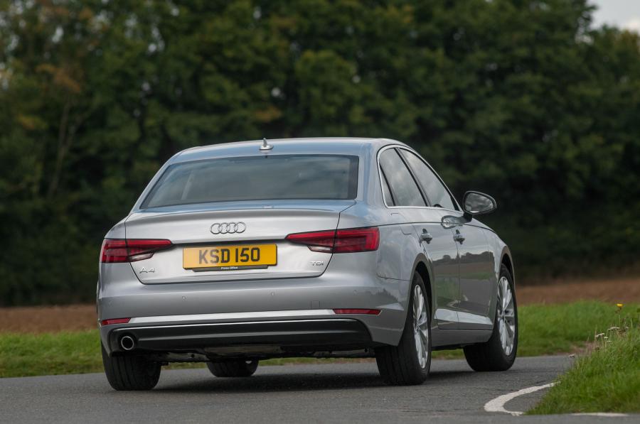  Audi A4 2.0 TDI Ultra (B9) 2015 года  (UK) (фото 3 из 19)